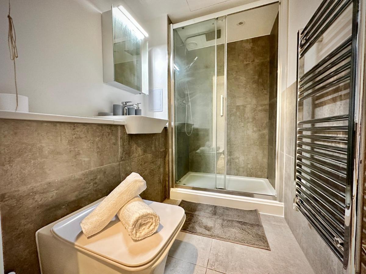 Serviced Apartment