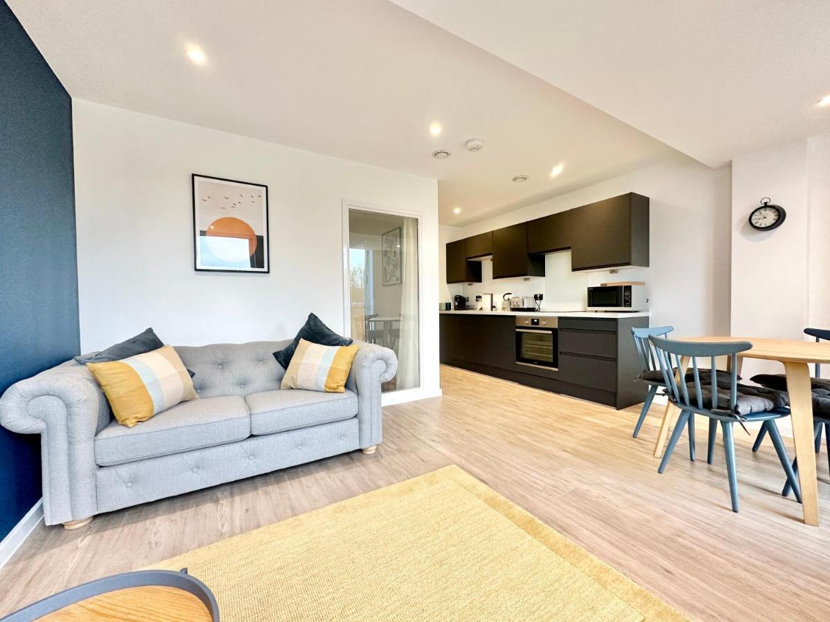 Serviced Apartment *
